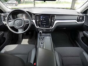 Volvo  D4 Momentum