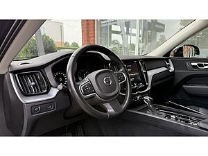 Volvo  D4 Momentum Pro LEDER RÜCKFAHRKAMERA AHK
