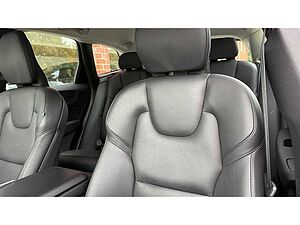 Volvo  D4 Momentum Pro LEDER RÜCKFAHRKAMERA AHK