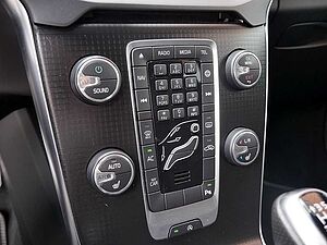 Volvo  D2 R-Design