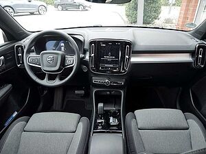 Volvo  B4 Benzin Plus Dark
