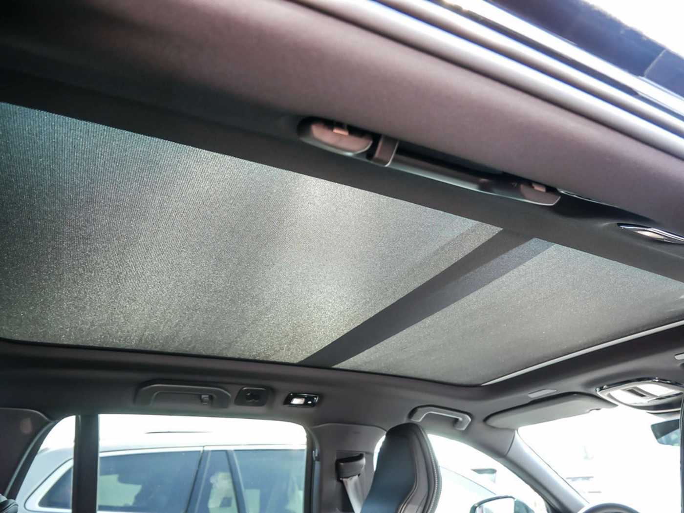Volvo  B4 Plus Dark KAMERA H/K HGSD STANDHZ LED