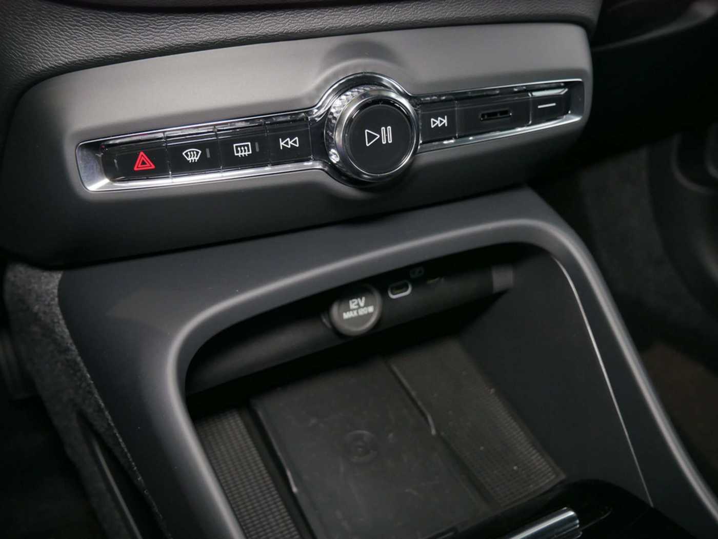 Volvo  Plus Recharge Pure Electric AWD ACC LED