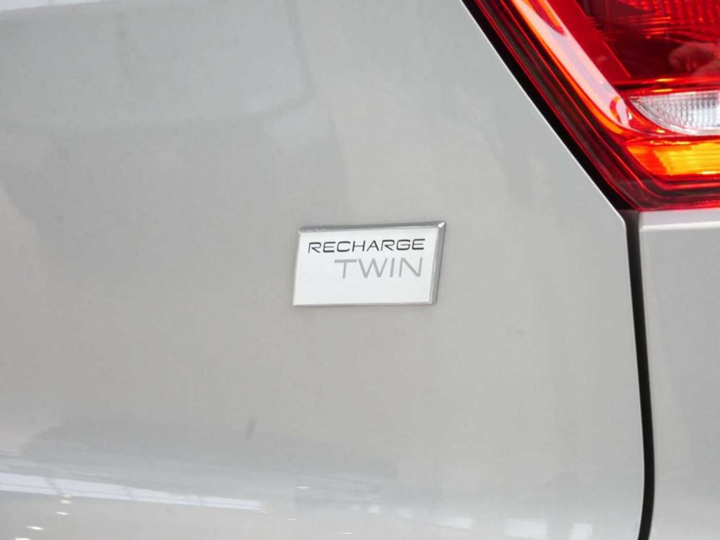 Volvo  Plus Recharge Pure Electric AWD ACC LED