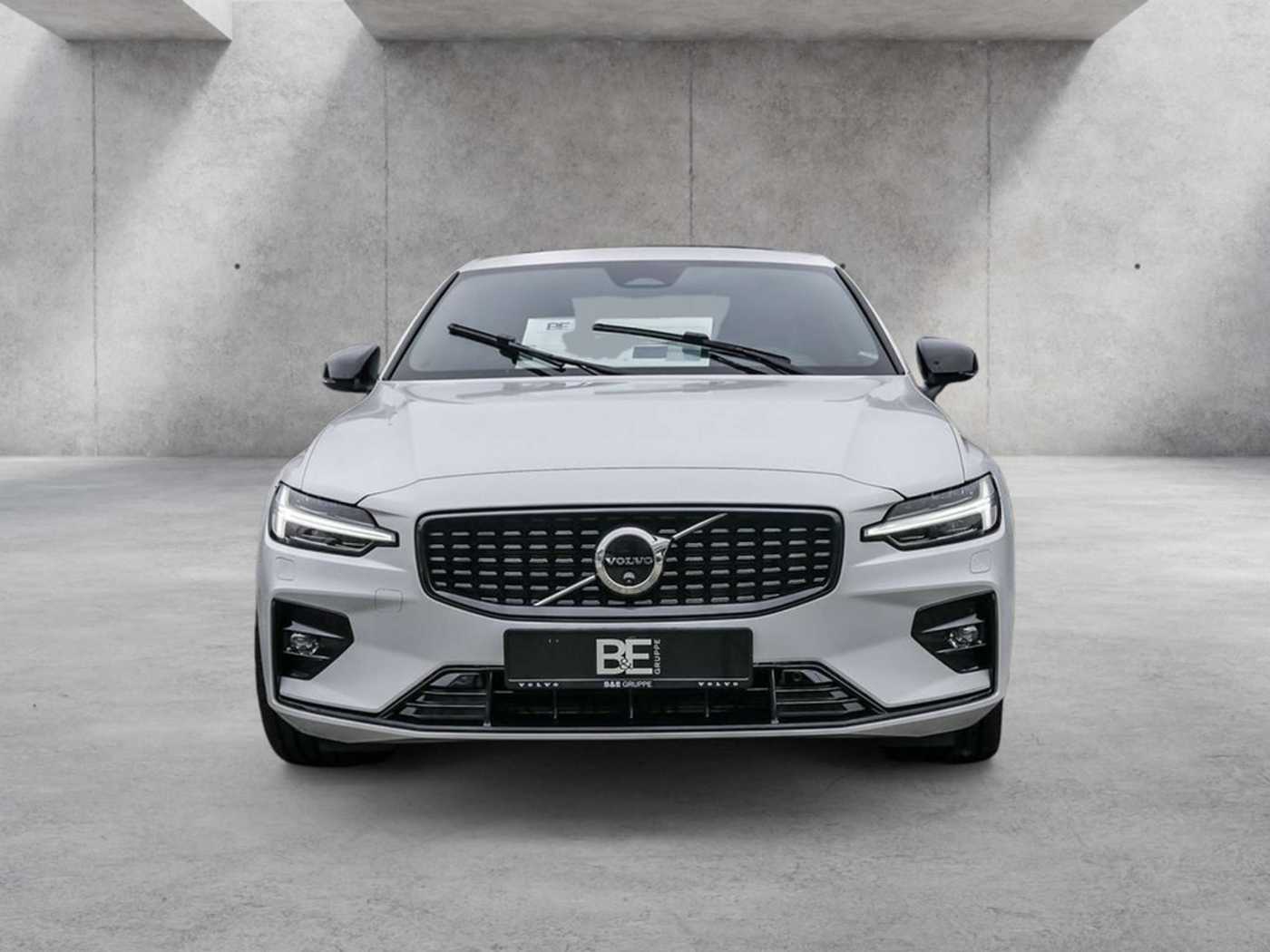 Volvo  Ultimate, B5 AWD Mild-Hybrid, Benzin, Dark