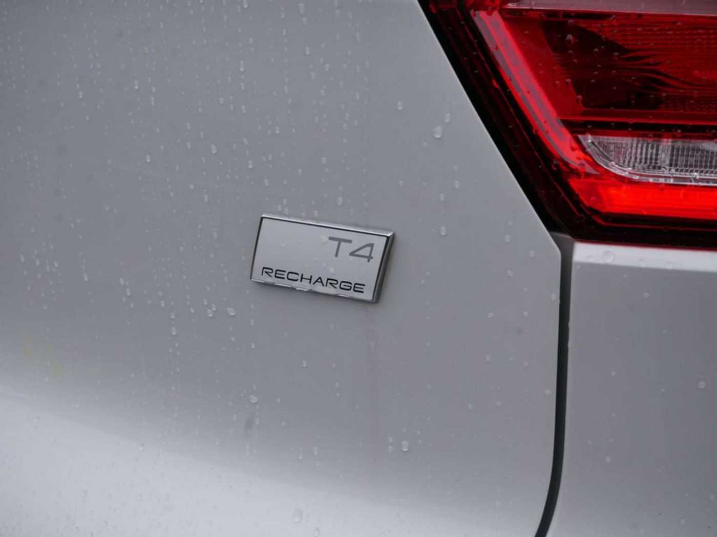 Volvo  T4 Inscription Expression Recharge LED