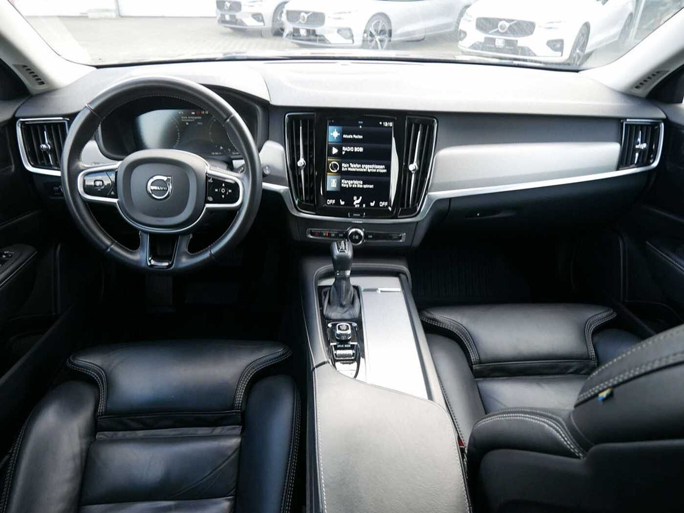 Volvo  CC D5 Pro AWD LEDER H/K HGSD NAVI AHK LED