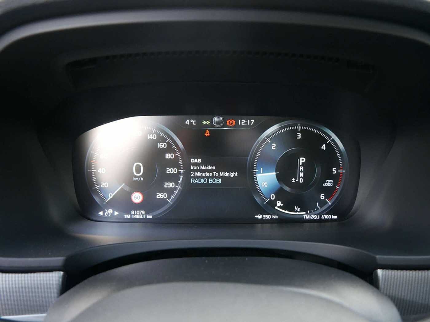 Volvo  CC D5 Pro AWD LEDER H/K HGSD NAVI AHK LED