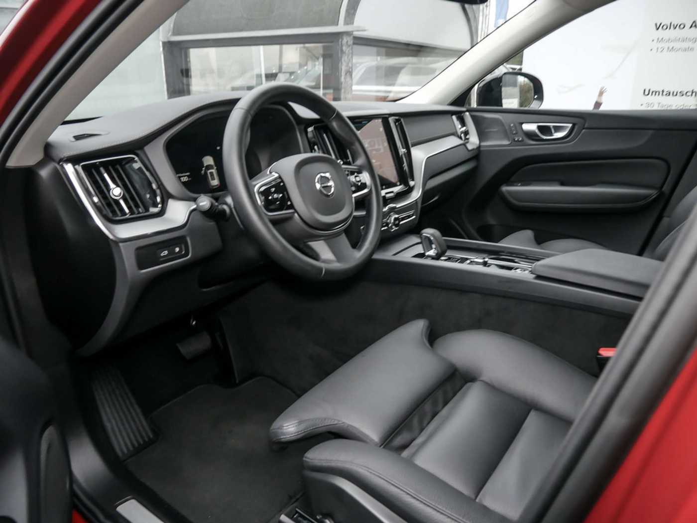 Volvo  2.0 Ultra Dark Recharge Plug-In Hybrid AWD