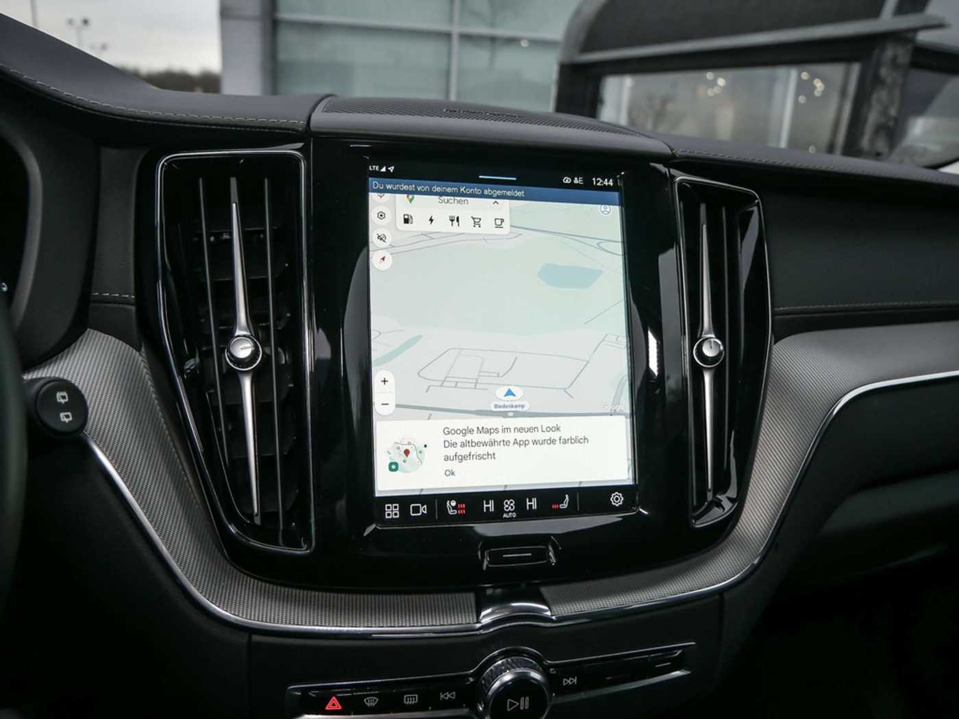 Volvo  2.0 Ultra Dark Recharge Plug-In Hybrid AWD