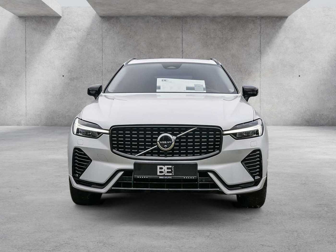 Volvo  2.0 Plus Dark Recharge Plug-In Hybrid AWD