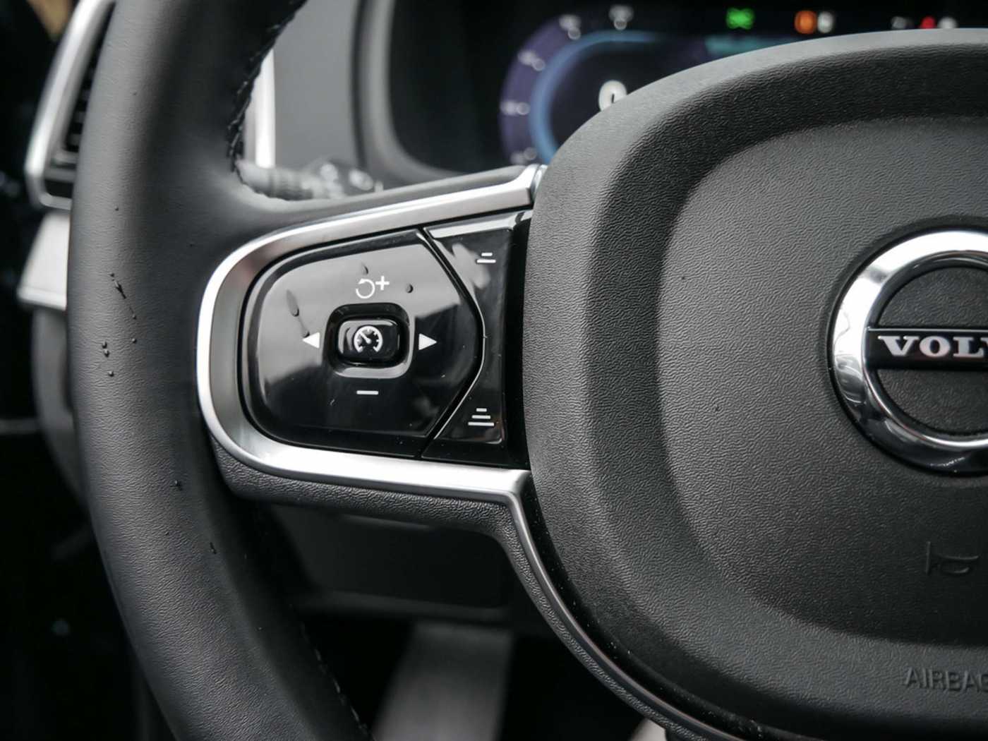 Volvo  2.0 Ultimate Bright Recharge Plug-In Hybrid AWD