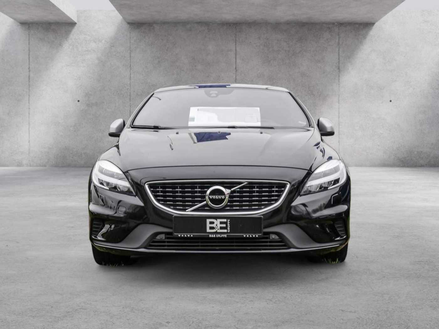 Volvo  D3 R-Design KAMERA NAVI FACEL. LED PANO