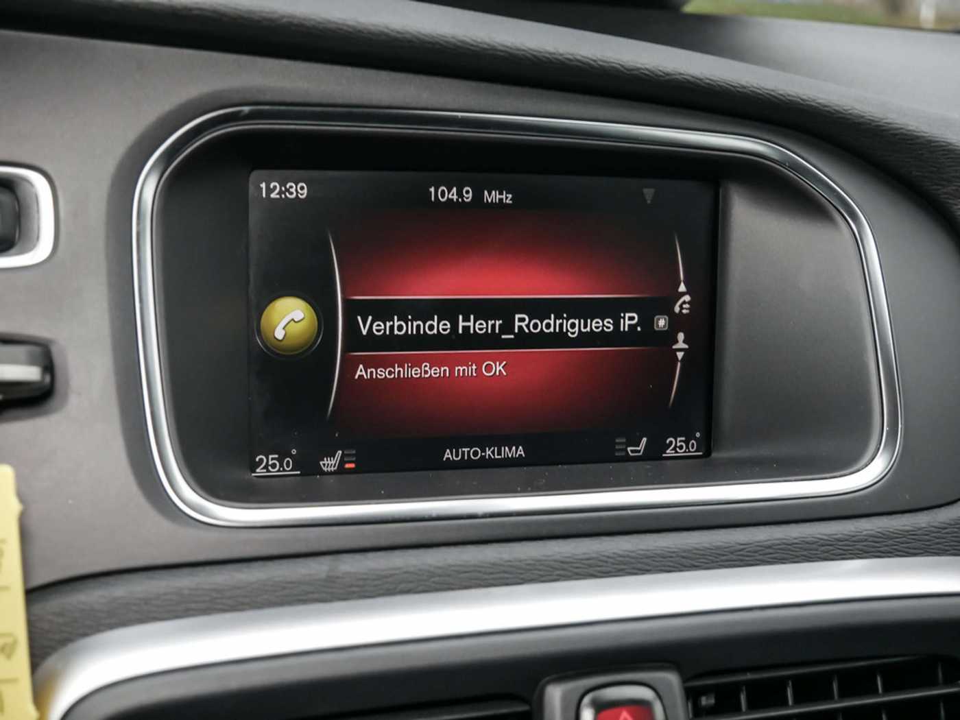 Volvo  D3 R-Design KAMERA NAVI FACEL. LED PANO