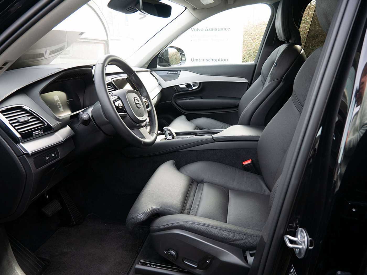Volvo  2.0 Plus Bright Recharge Plug-In Hybrid AWD