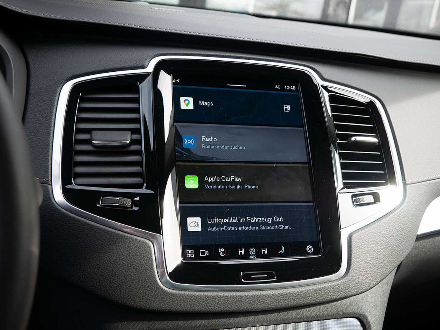 Volvo  2.0 Plus Bright Recharge Plug-In Hybrid AWD