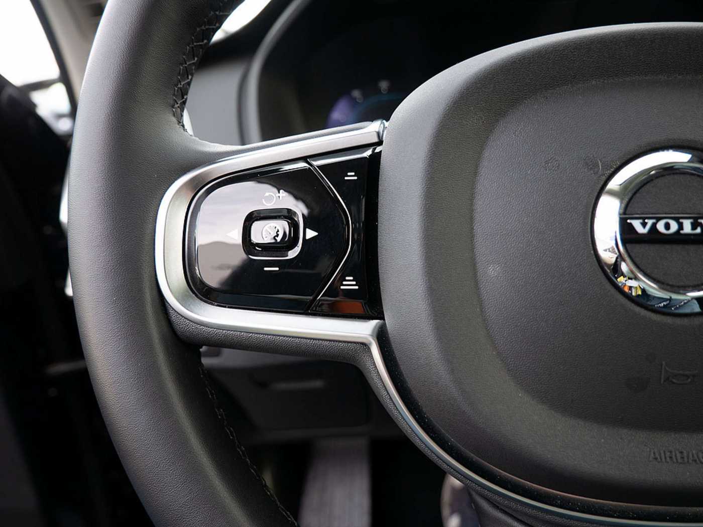 Volvo  2.0 Plus Bright Recharge Plug-In Hybrid AWD