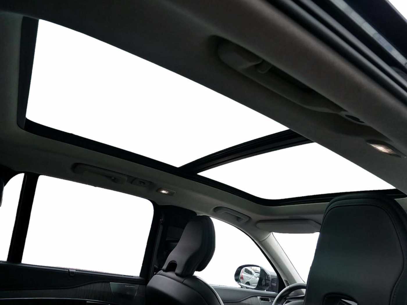 Volvo  Recharge T8 AWD Plug-in Hybrid Ultimate