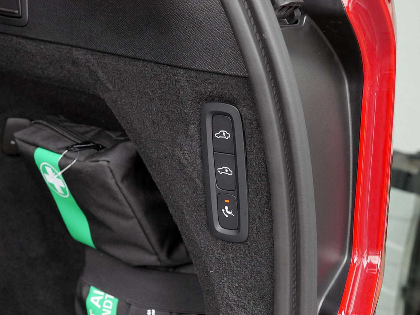 Volvo  Recharge T8 AWD Plug-in Hybrid Ultimate