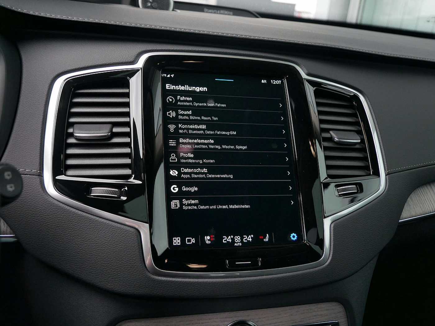 Volvo  Recharge T8 AWD Plug-in Hybrid Ultimate