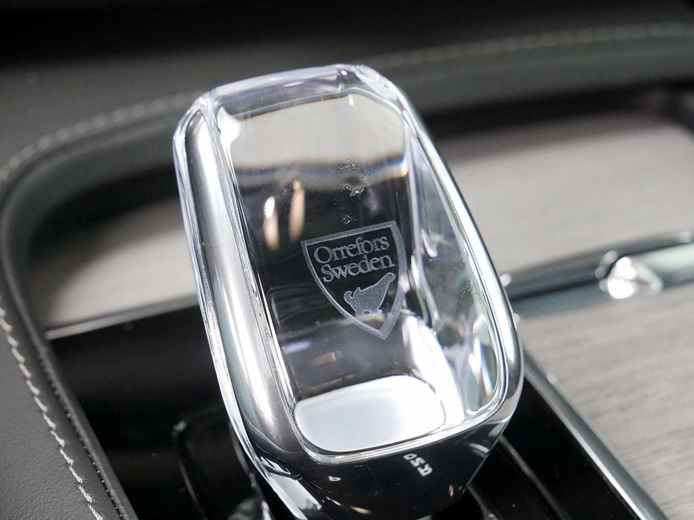 Volvo  Recharge T8 AWD Plug-in Hybrid Ultimate