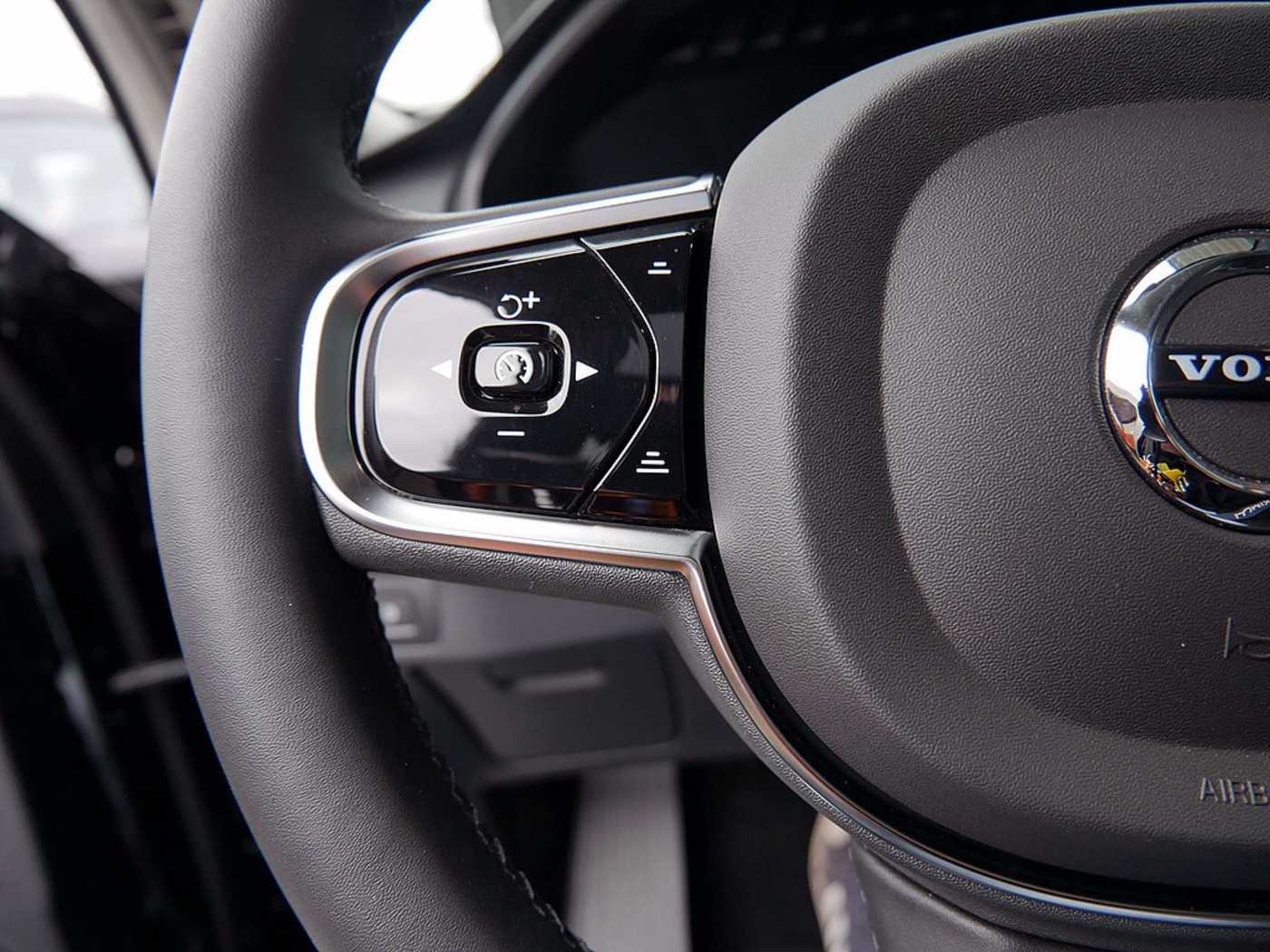 Volvo  Recharge T8 AWD Plug-in Hybrid Ultimate