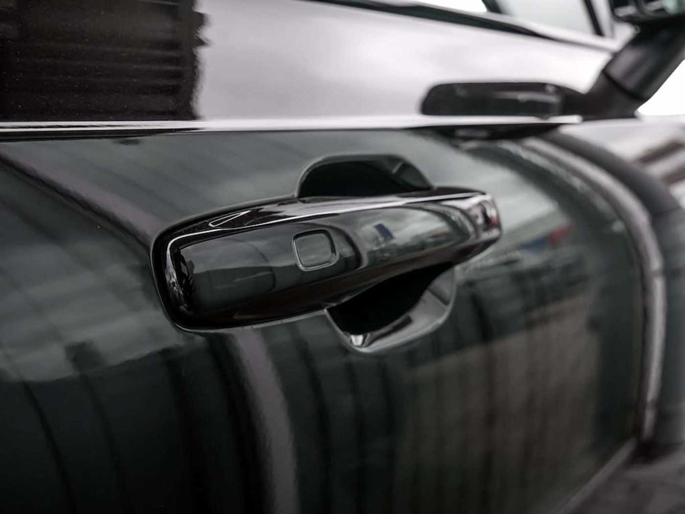 Volvo  Recharge T8 AWD Plug-in Hybrid Ultimate