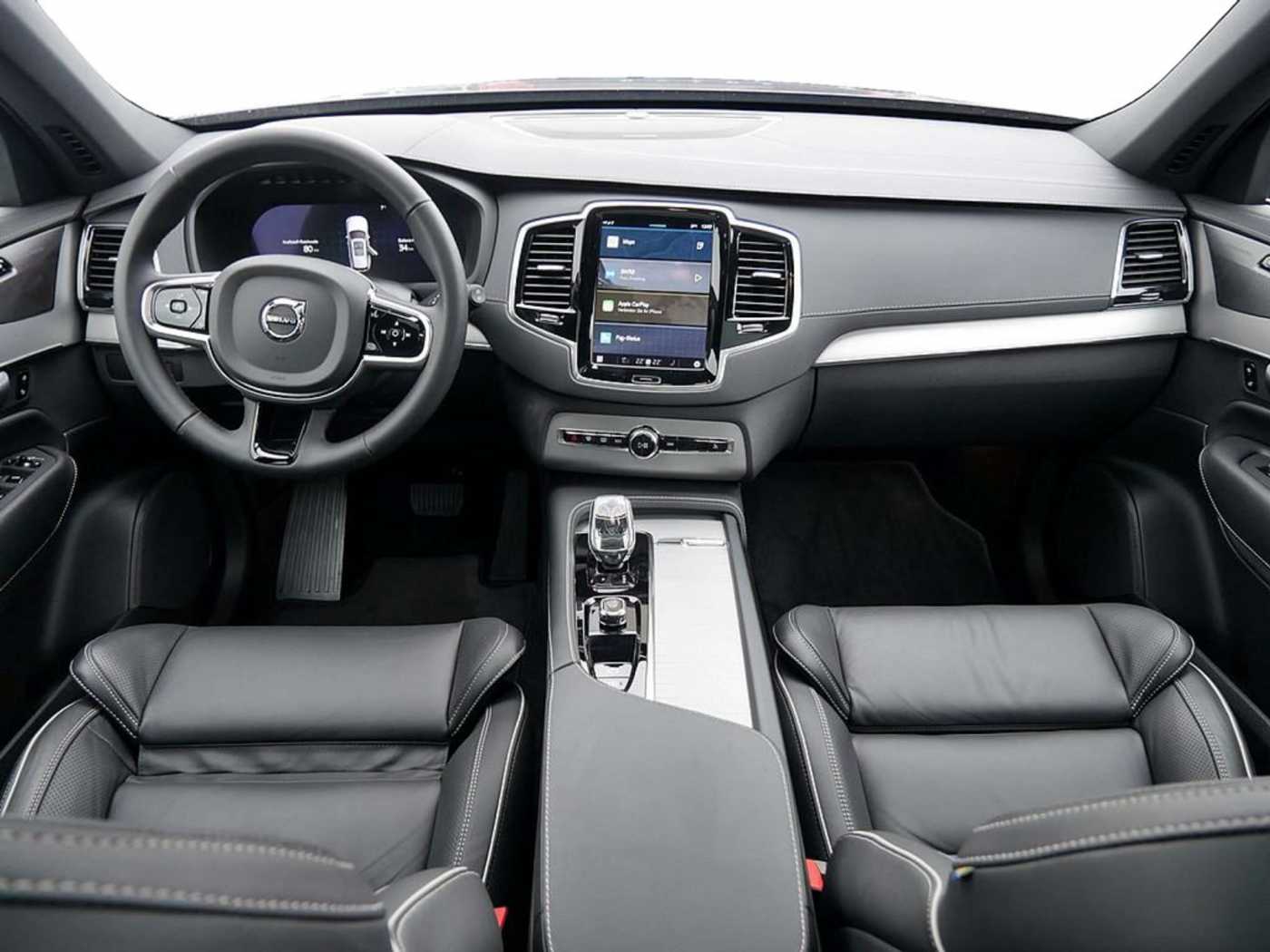 Volvo  2.0 Plus Bright Recharge Plug-In Hybrid AWD