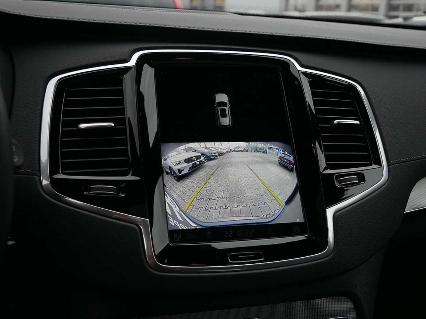 Volvo  2.0 Plus Bright Recharge Plug-In Hybrid AWD