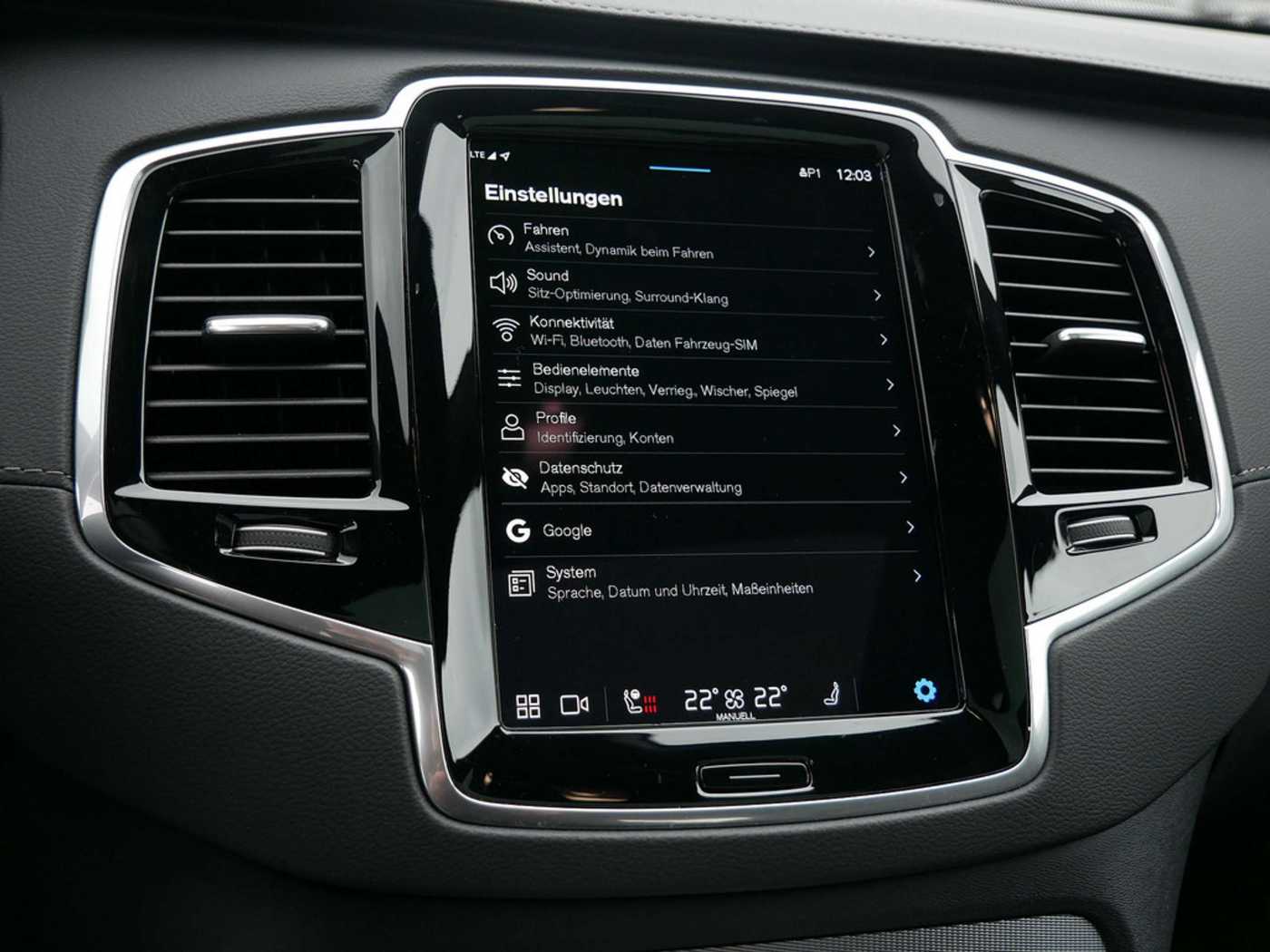 Volvo  2.0 Plus Bright Recharge Plug-In Hybrid AWD
