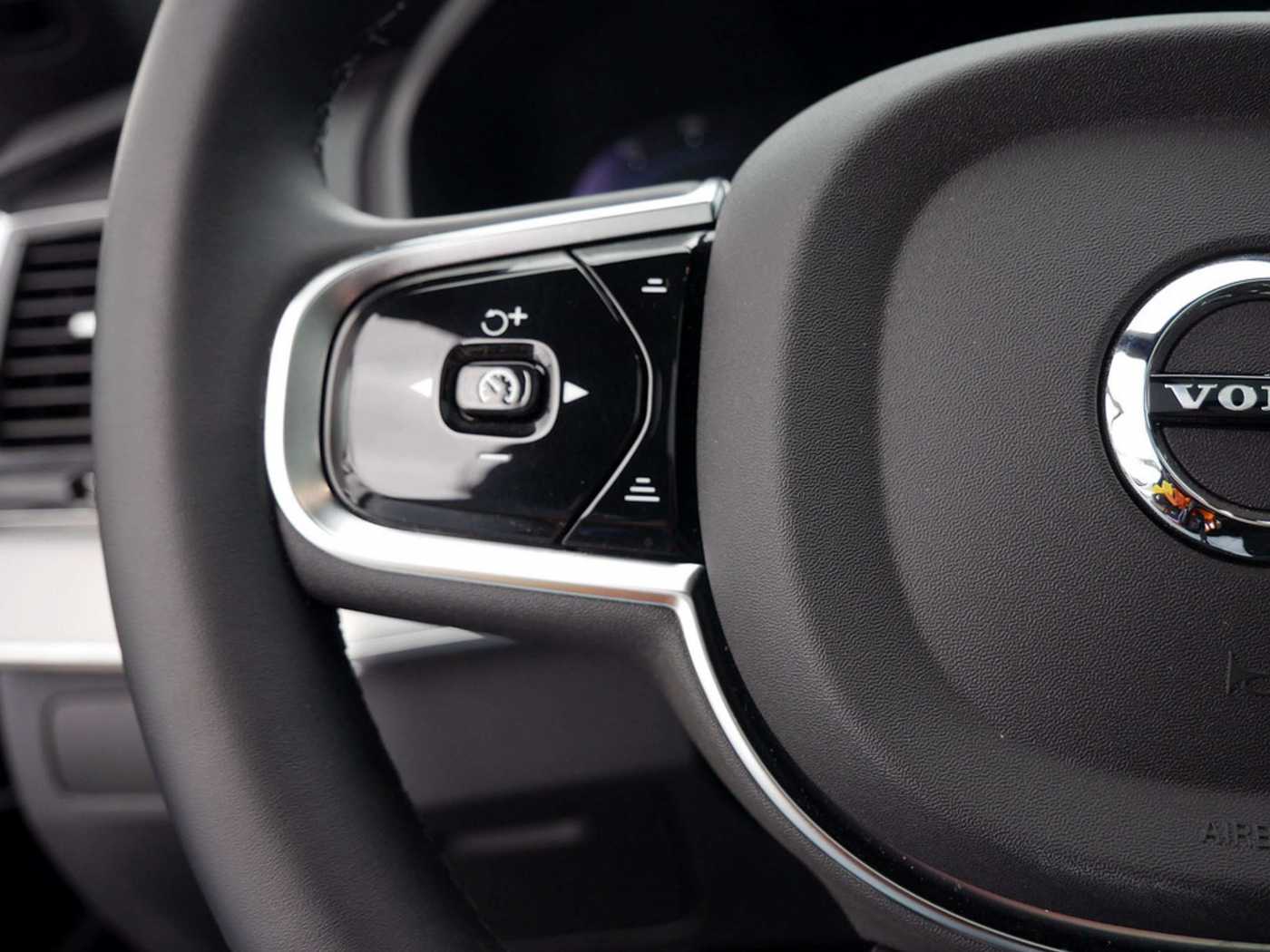 Volvo  2.0 Plus Bright Recharge Plug-In Hybrid AWD