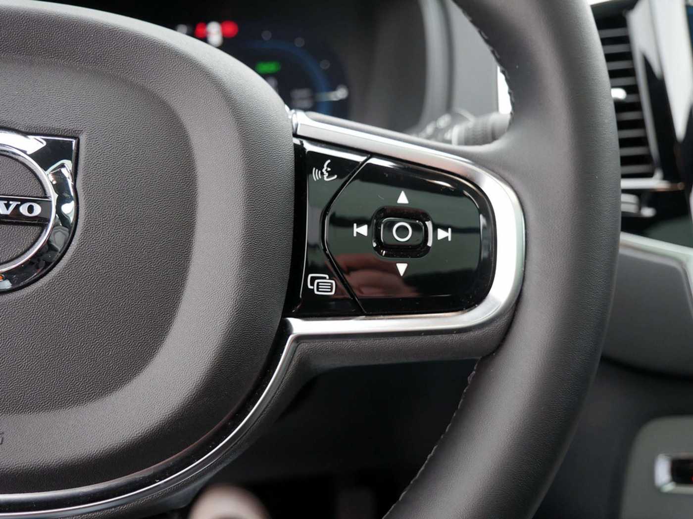 Volvo  2.0 Plus Bright Recharge Plug-In Hybrid AWD