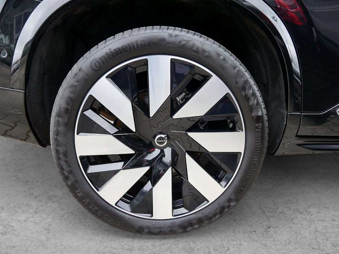 Volvo  2.0 Plus Bright Recharge Plug-In Hybrid AWD