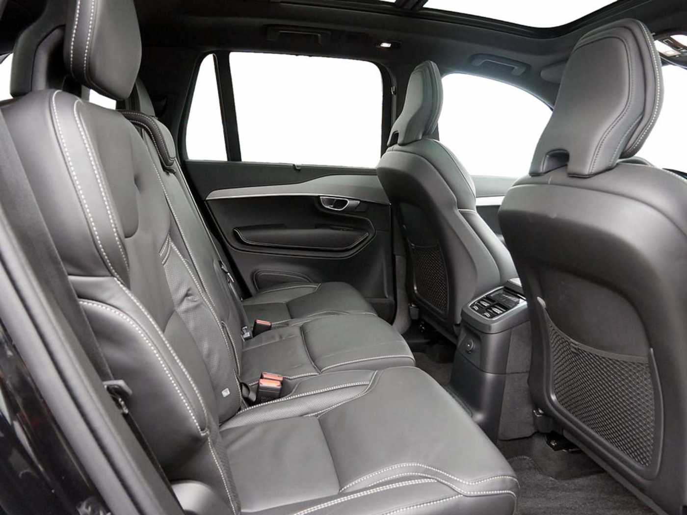 Volvo  2.0 Plus Bright Recharge Plug-In Hybrid AWD