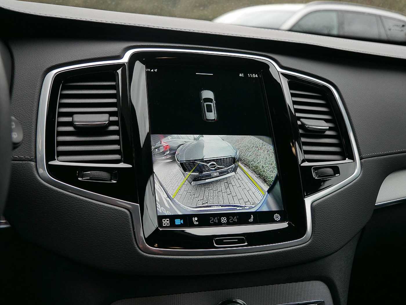 Volvo  2.0 Plus Bright Recharge Plug-In Hybrid AWD