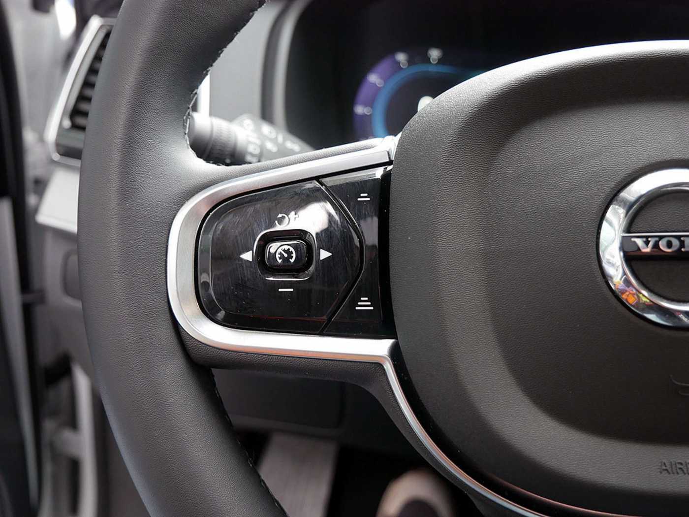 Volvo  2.0 Plus Bright Recharge Plug-In Hybrid AWD