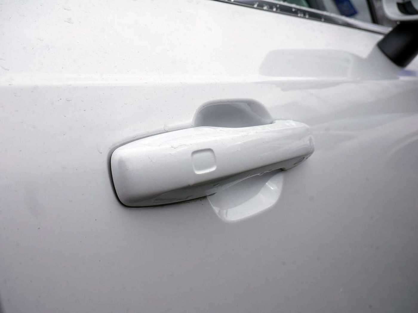 Volvo  2.0 Plus Bright Recharge Plug-In Hybrid AWD