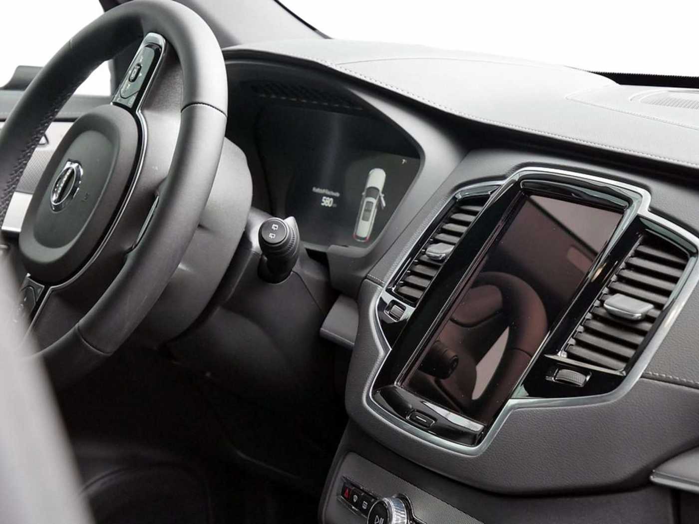 Volvo  2.0 Plus Bright Recharge Plug-In Hybrid AWD