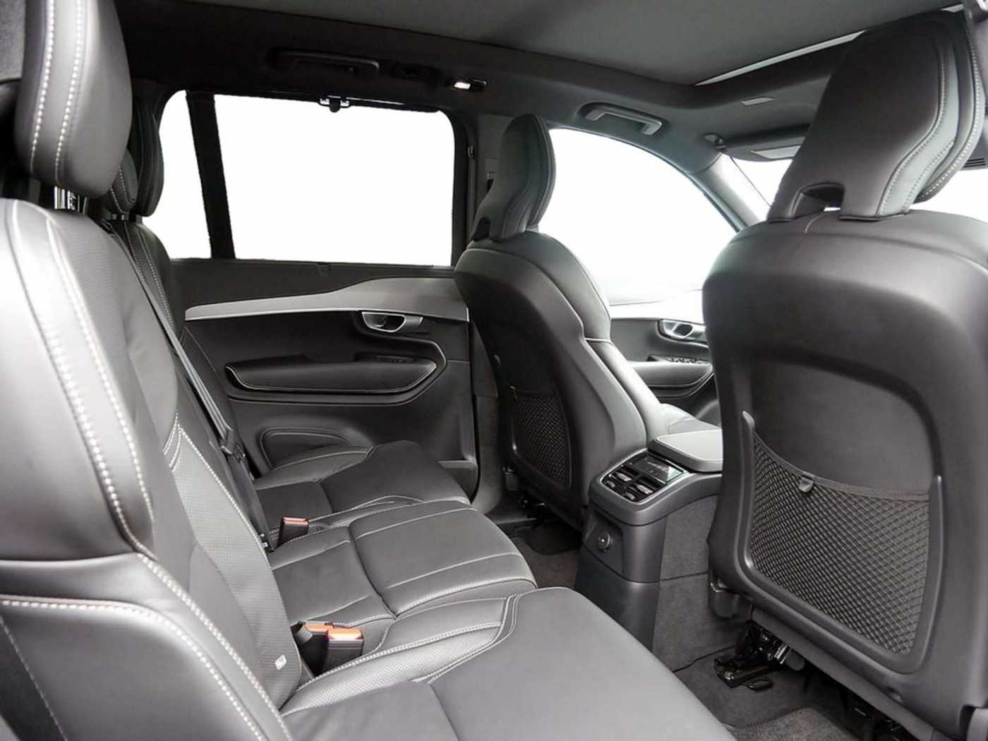 Volvo  2.0 Plus Bright Recharge Plug-In Hybrid AWD
