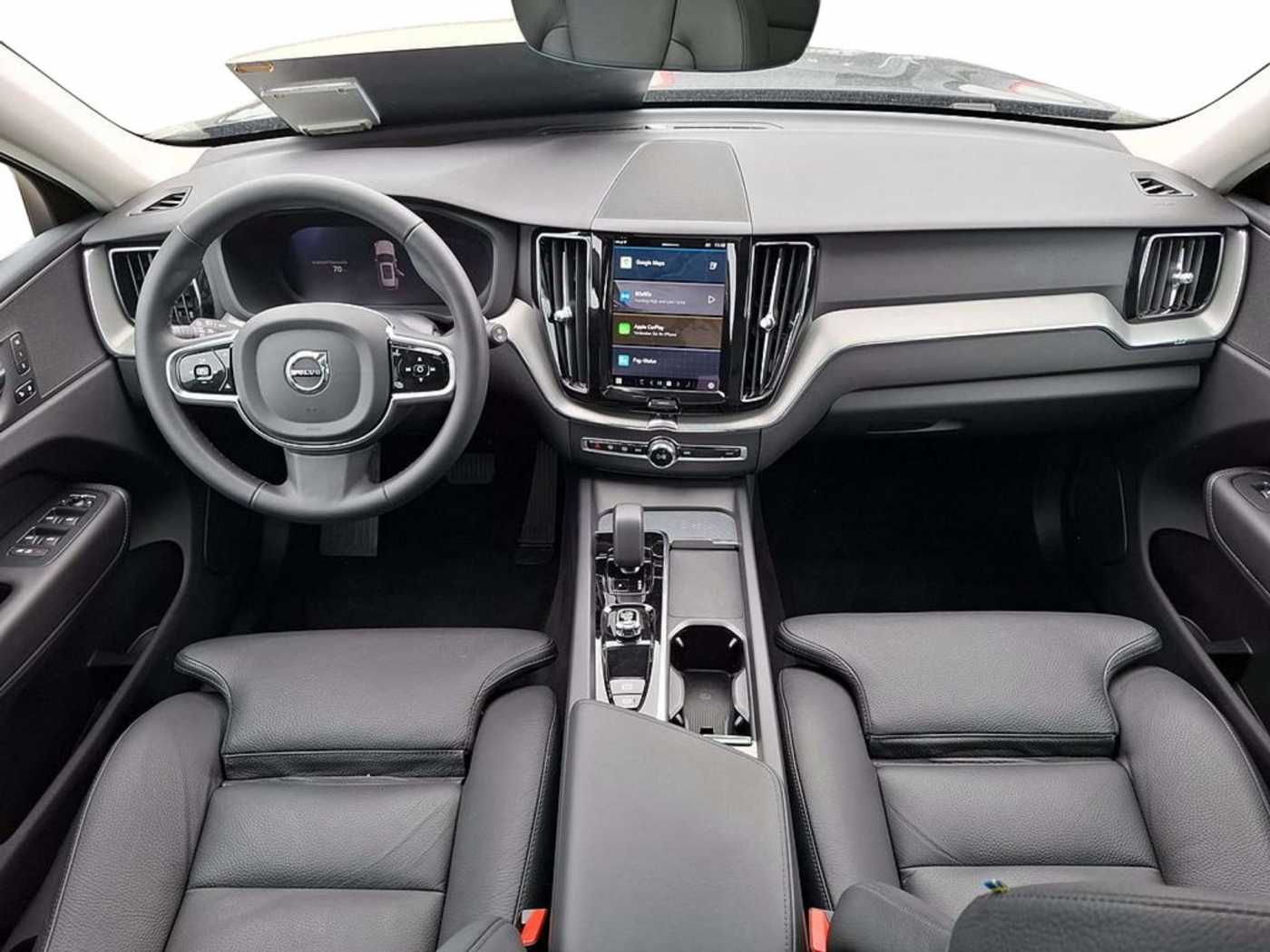 Volvo  T8 Plus Dark Recharge Plug-In Hybrid AWD