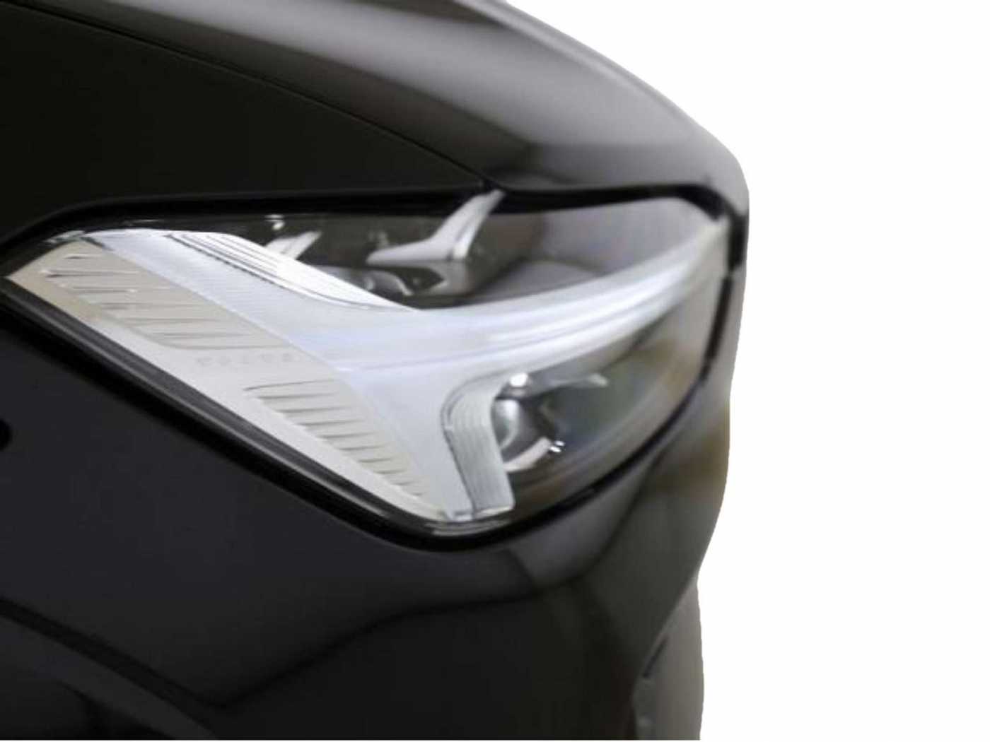 Volvo  2.0 Plus Dark Recharge Plug-In Hybrid AWD
