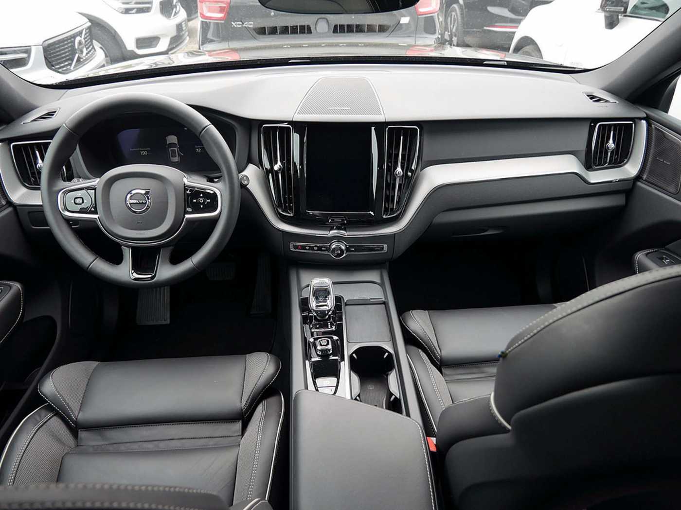 Volvo  T8 Plus Dark Recharge Plug-In Hybrid AWD