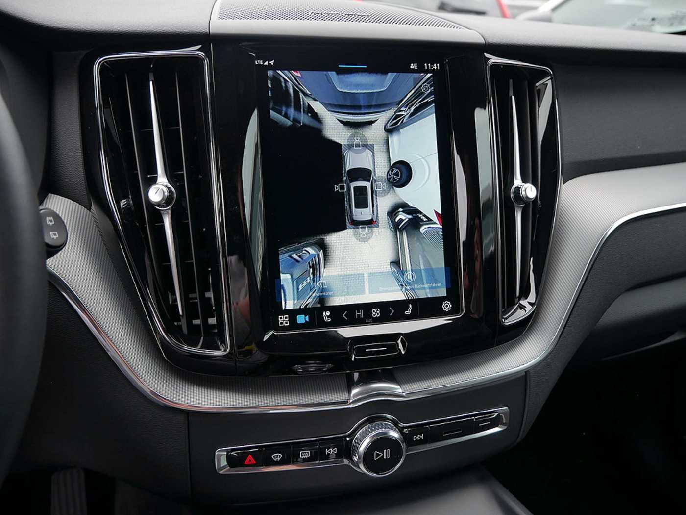 Volvo  T8 Plus Dark Recharge Plug-In Hybrid AWD