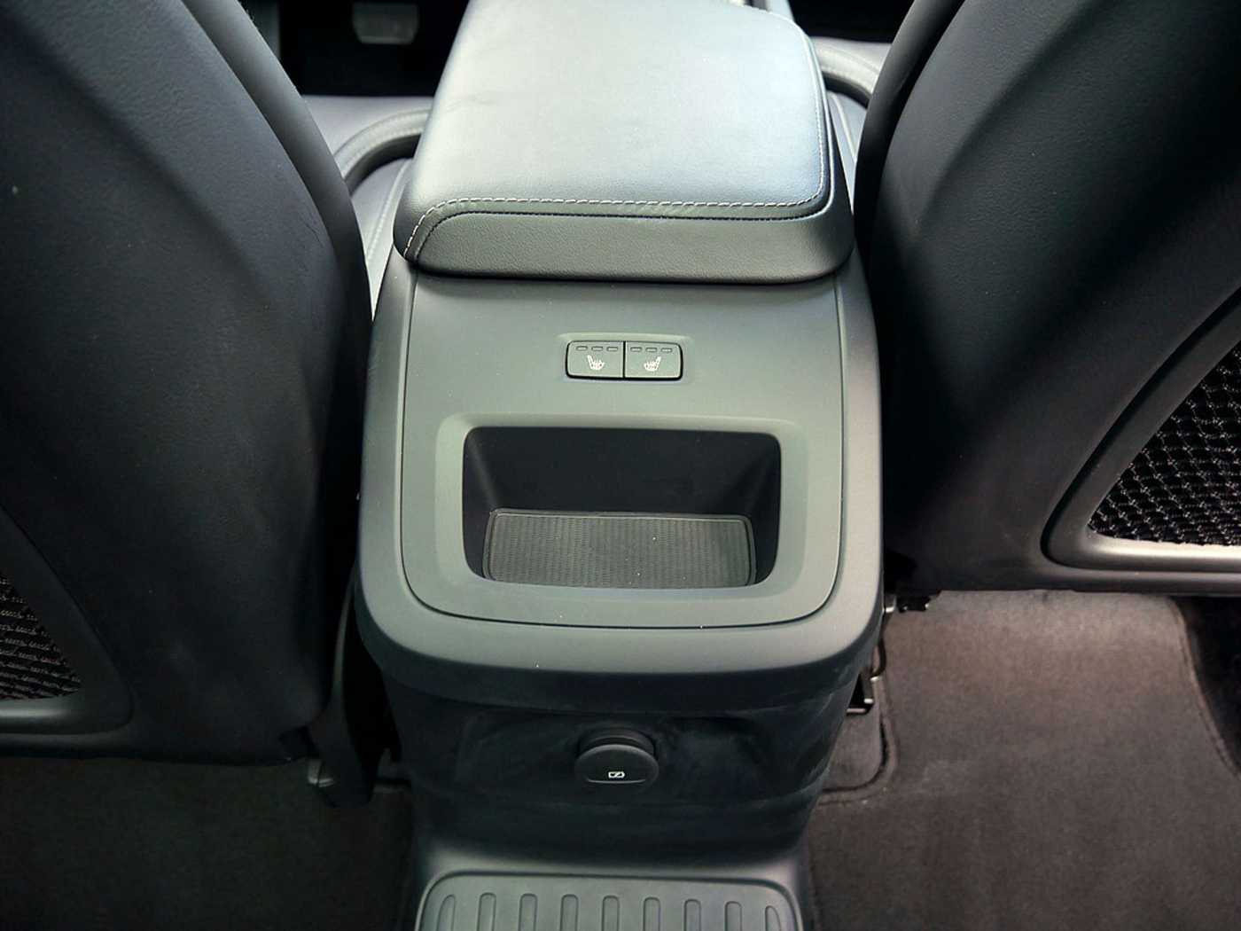 Volvo  T8 Recharge Plus Dark AWD