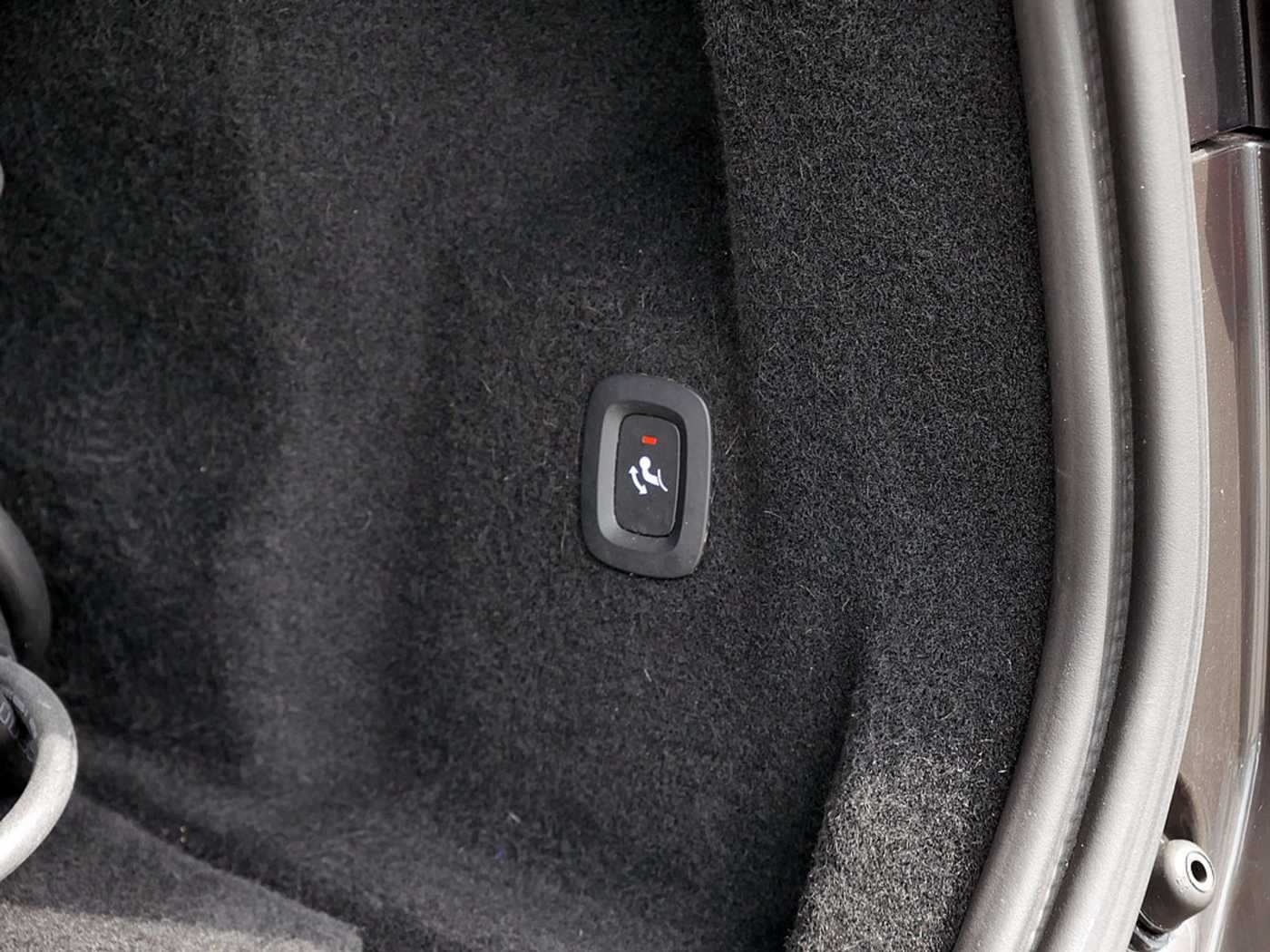 Volvo  T8 Recharge Plus Dark AWD