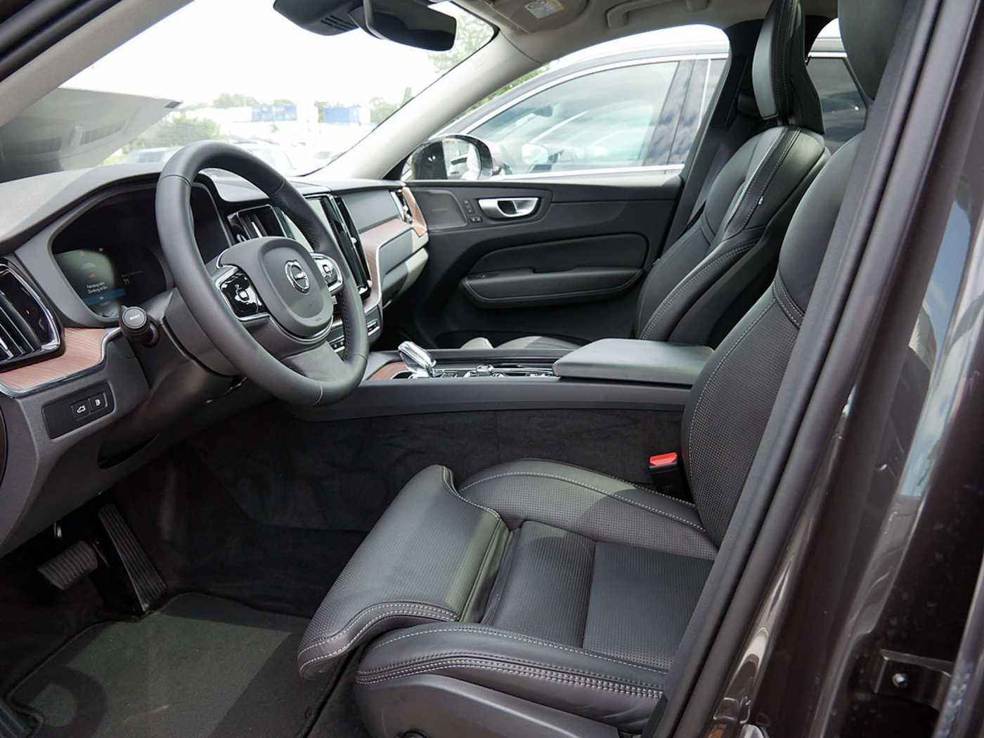Volvo  T8 Recharge Plus Dark AWD