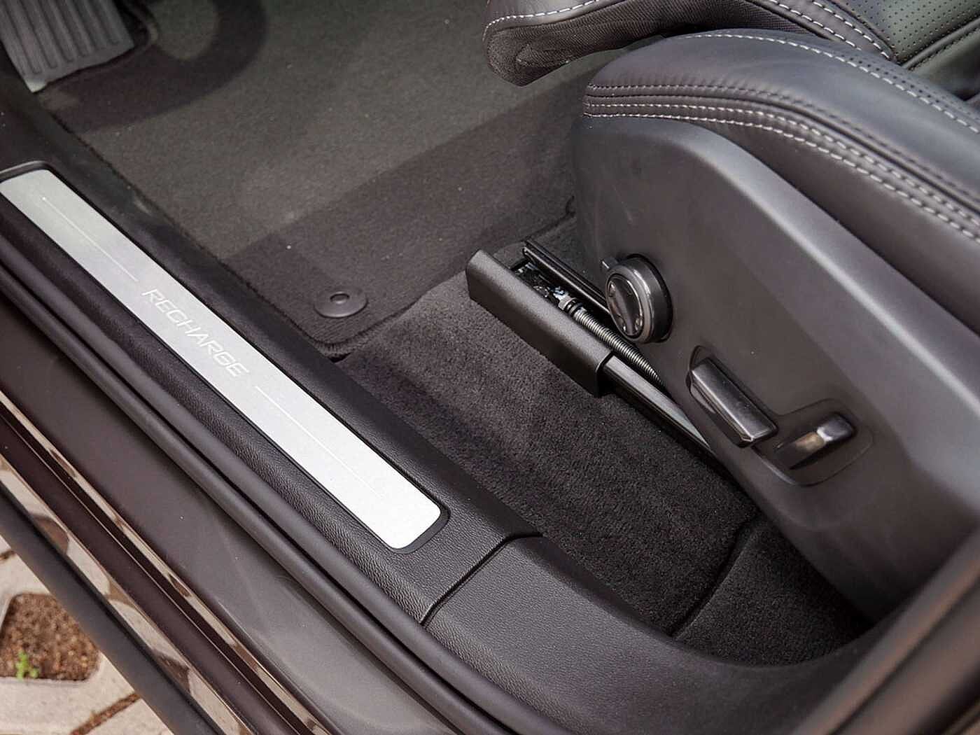 Volvo  T8 Recharge Plus Dark AWD