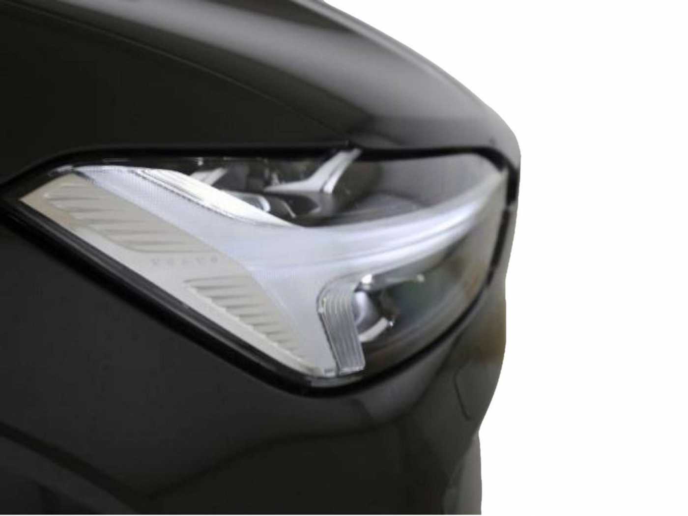 Volvo  2.0 Plus Dark Recharge Plug-In Hybrid AWD