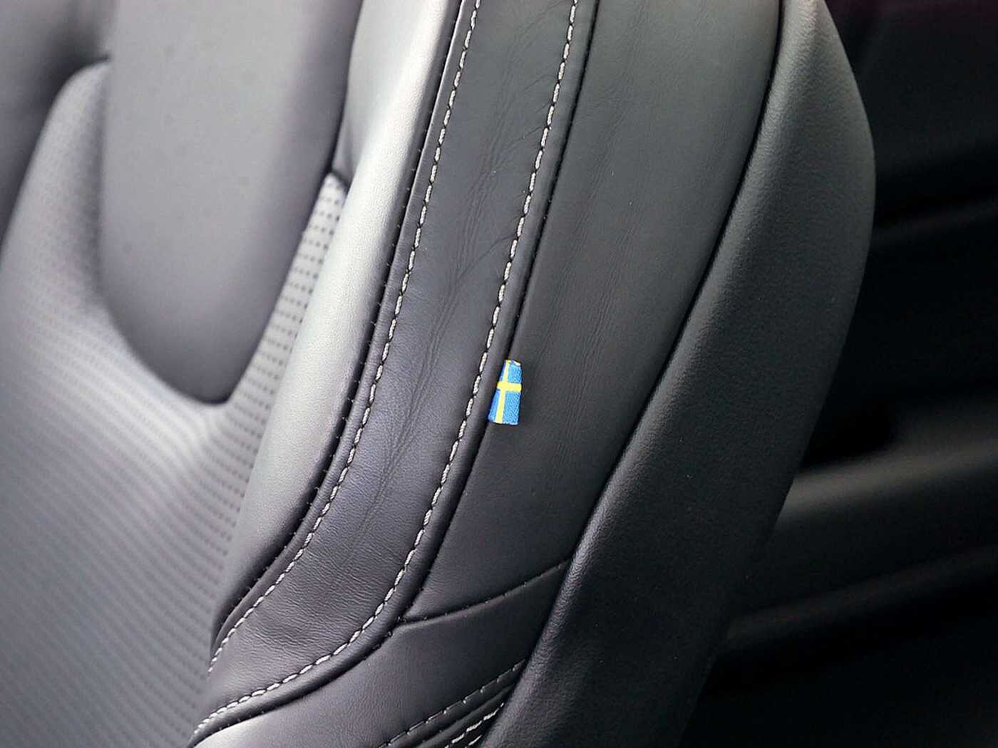 Volvo  T8 Recharge Plus Dark AWD