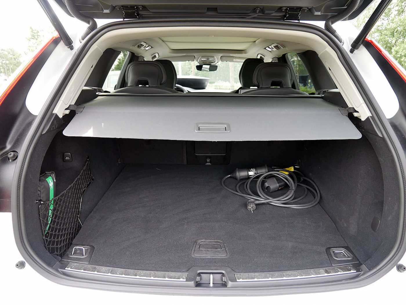 Volvo  T8 Ultra Dark Recharge Plug-In Hybrid AWD